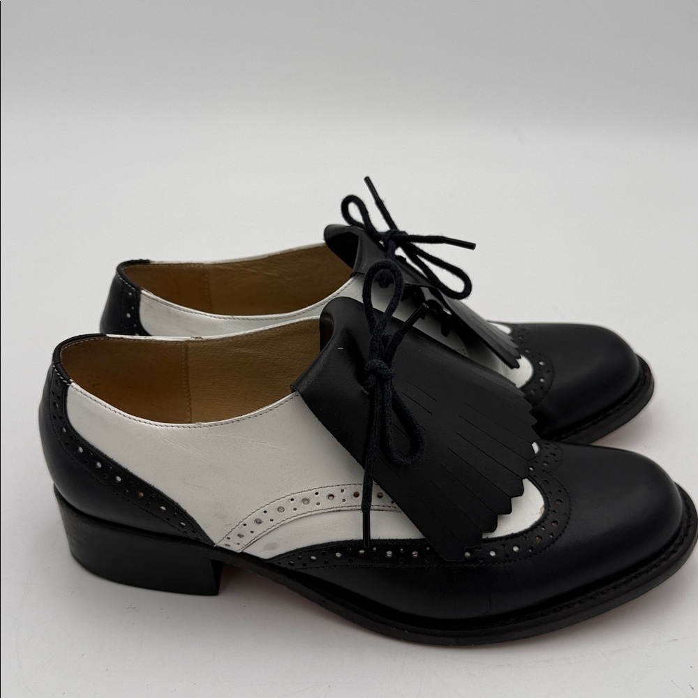 Vintage Kenneth Cole Black White Oxford shoe women 6.5M lace up Y2K goth hype - Picture 2 of 12